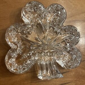 Waterford Crystal SHAMROCK Sculpture Paperweight Clear